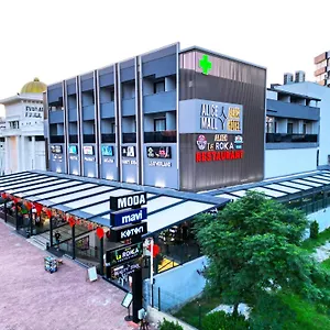 Alice Hotel